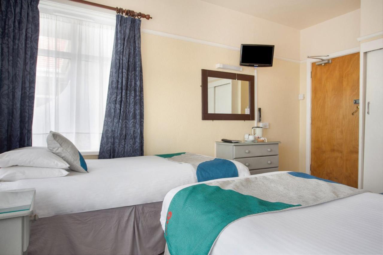 Oyo Godolphin Arms Hotel New Quay Exterior foto