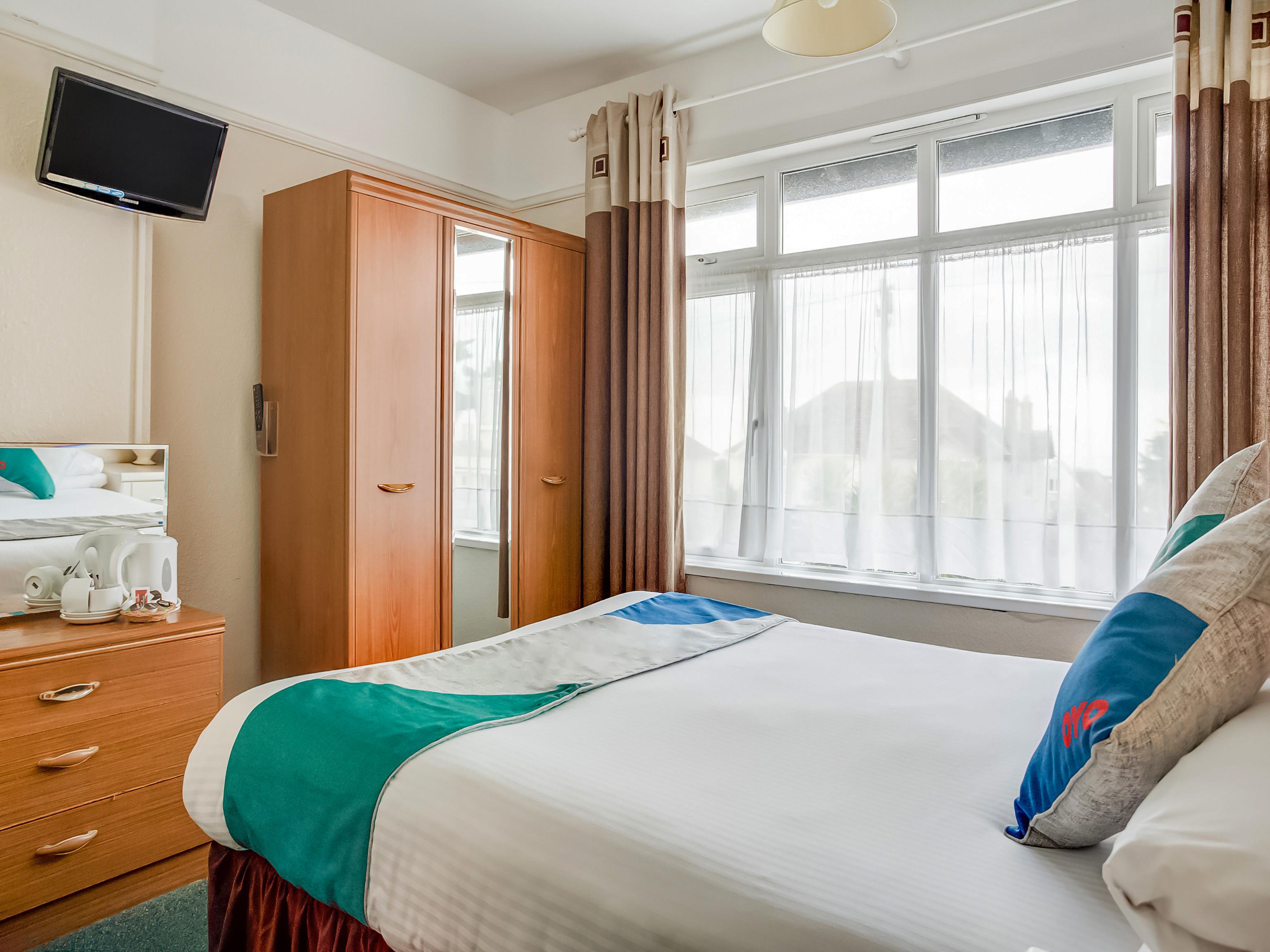 Oyo Godolphin Arms Hotel New Quay Exterior foto