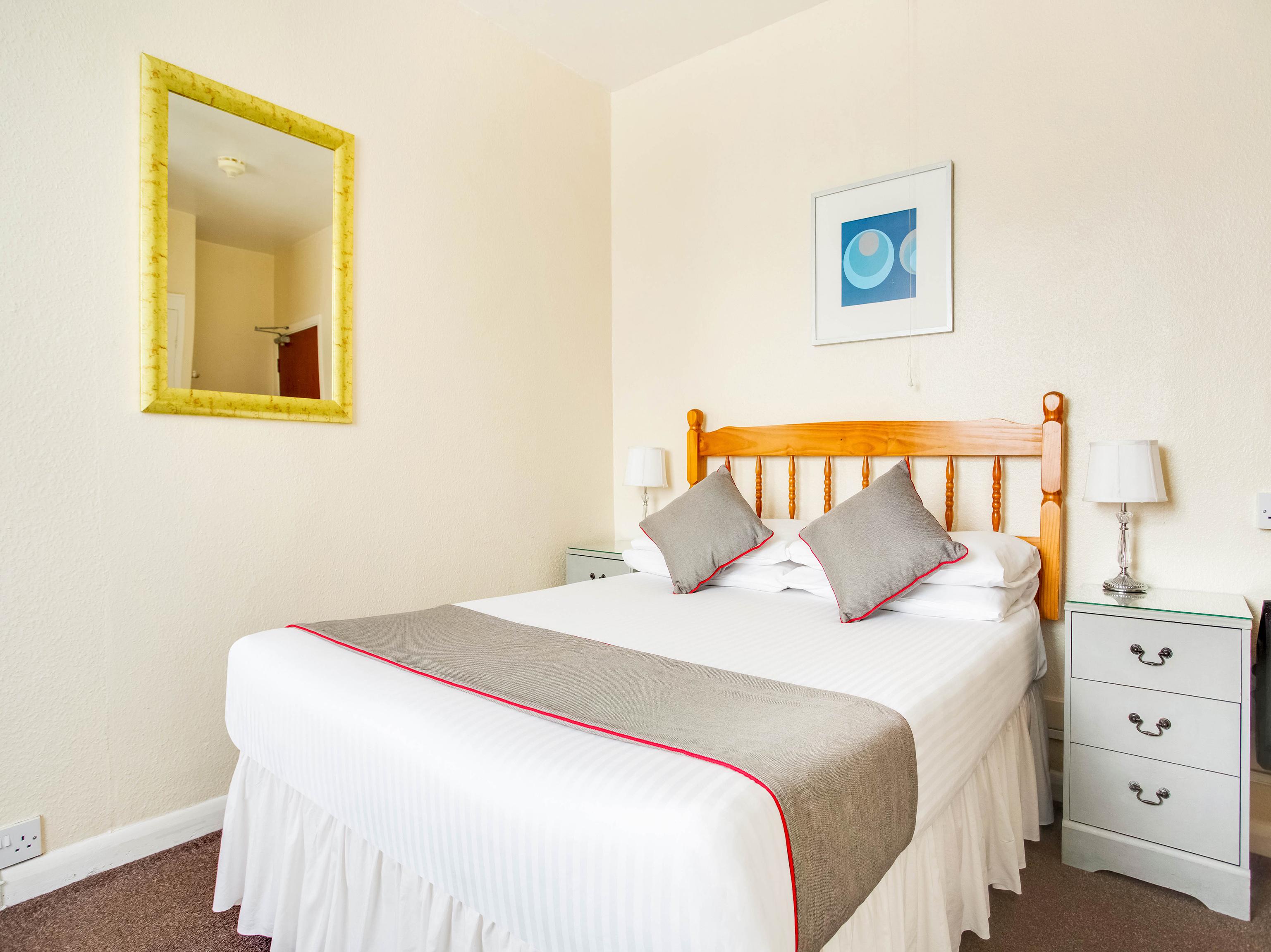 Oyo Godolphin Arms Hotel New Quay Exterior foto