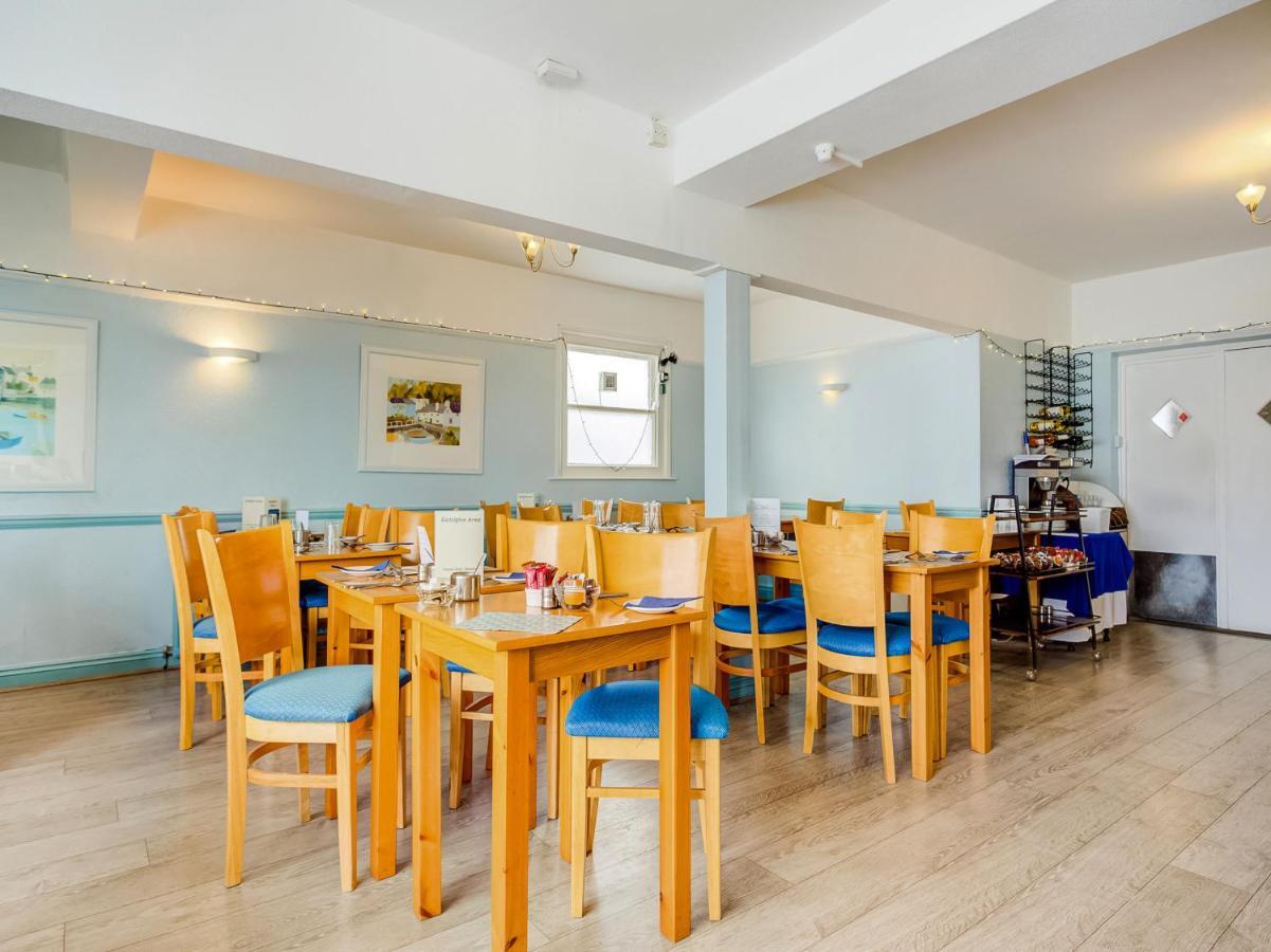 Oyo Godolphin Arms Hotel New Quay Exterior foto